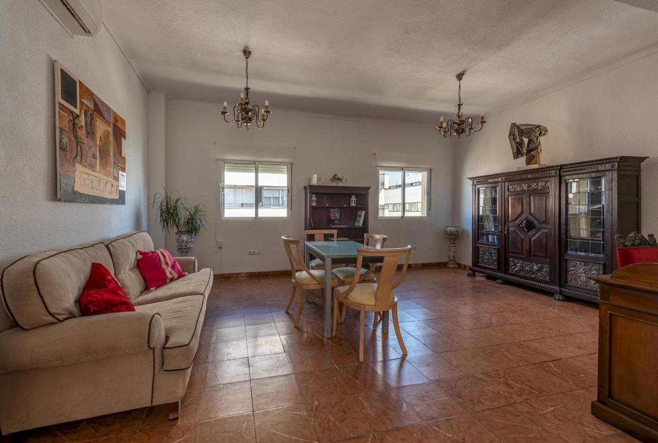 Wide And Traditional- 2Bd 1Bth- Gavidia Sevilla Exteriér fotografie
